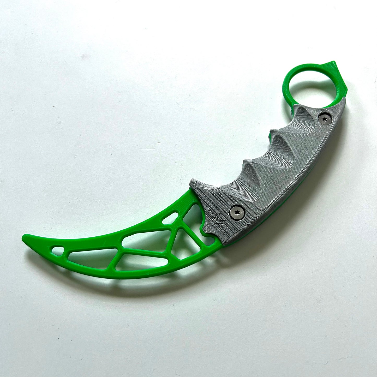 Weighted Shattered Karambit Trainer