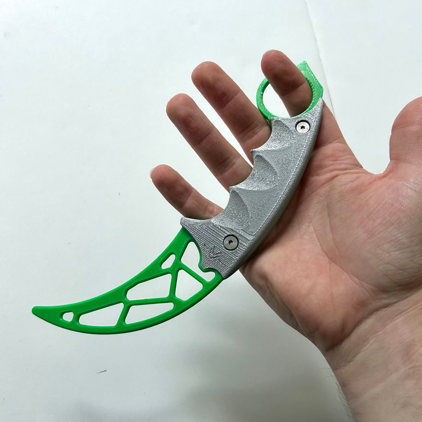 Weighted Shattered Karambit Trainer